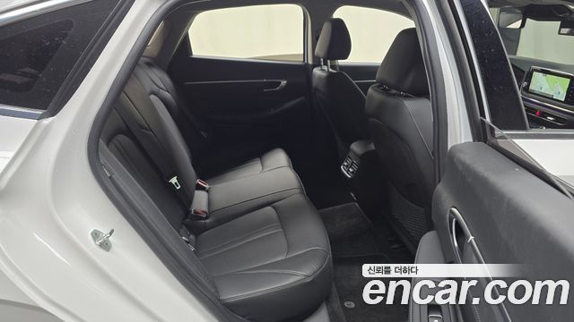 Hyundai Sonata 2022 — photo 17