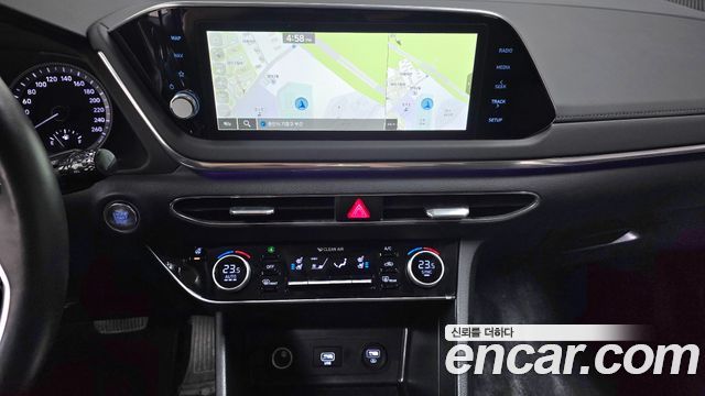 Hyundai Sonata 2022 — photo 19