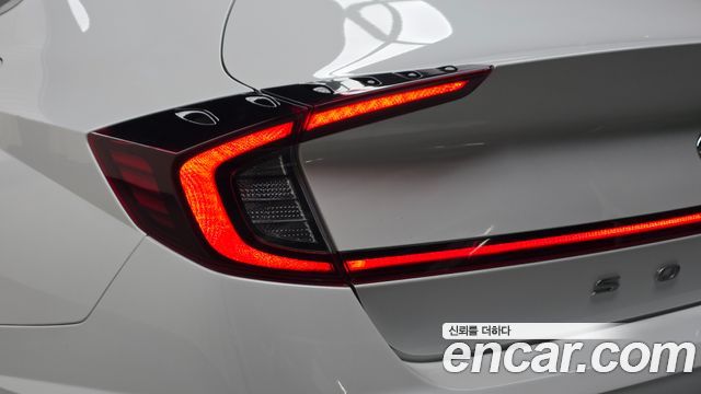 Hyundai Sonata 2022 — photo 9