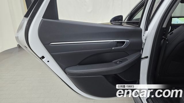 Hyundai Sonata 2022 — photo 15