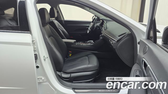 Hyundai Sonata 2022 — photo 16