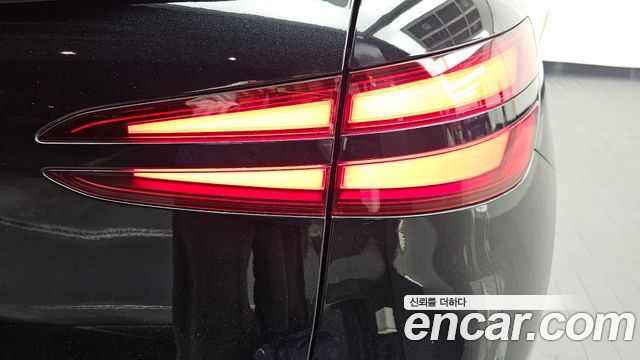 Genesis GV60 2022 — photo 9