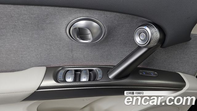 Genesis GV60 2022 — photo 28
