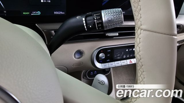 Genesis GV60 2022 — photo 29