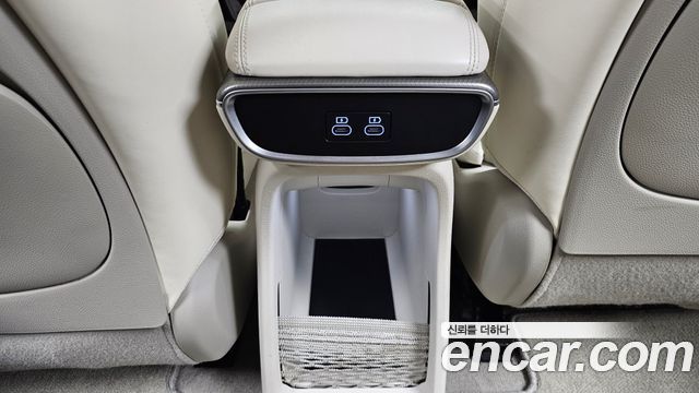 Genesis GV60 2022 — photo 33