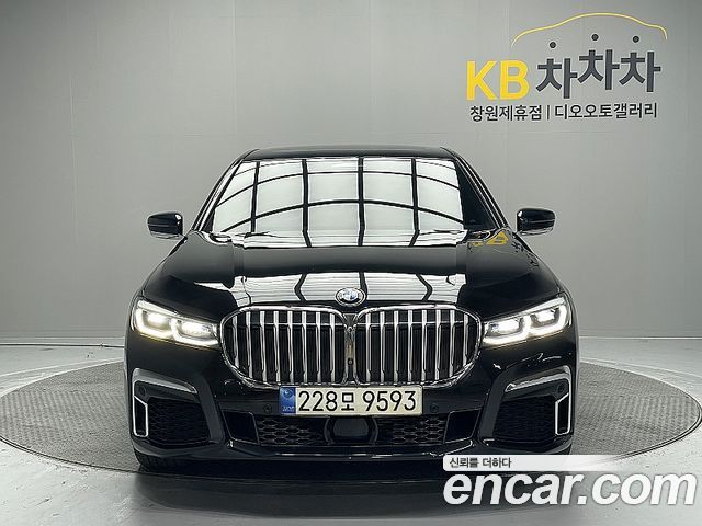BMW 7-Series 2022 — photo 3