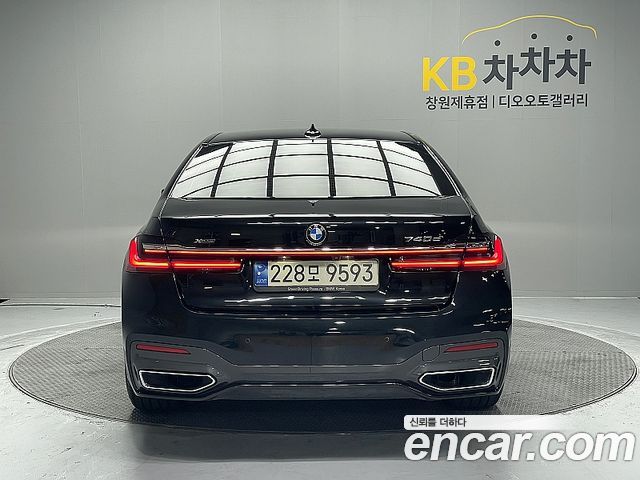 BMW 7-Series 2022 — photo 4