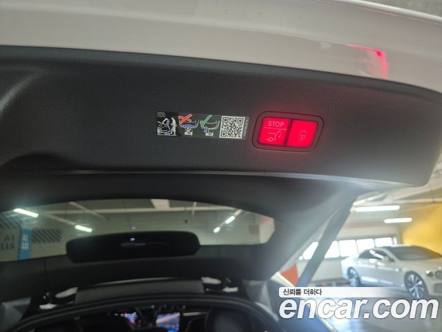 Mercedes-Benz GLC-Class 2026 — photo 4