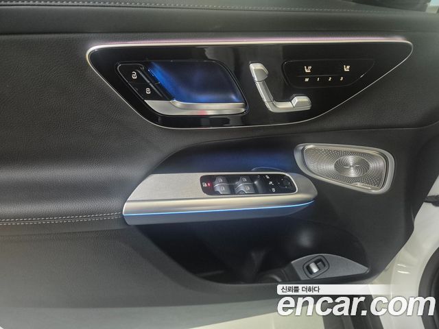 Mercedes-Benz GLC-Class 2026 — photo 9