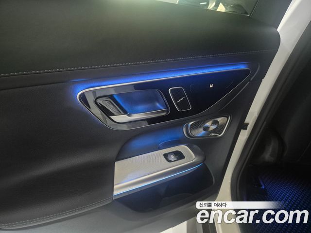 Mercedes-Benz GLC-Class 2026 — photo 13