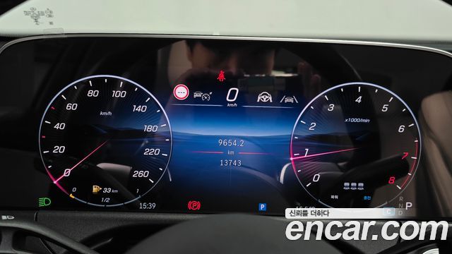 Mercedes-Benz E-Class 2024 — photo 11