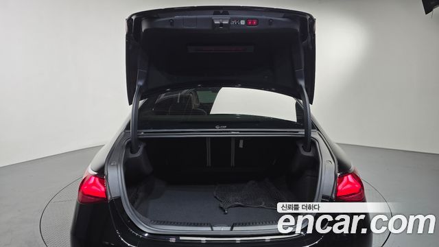 Mercedes-Benz E-Class 2024 — photo 25
