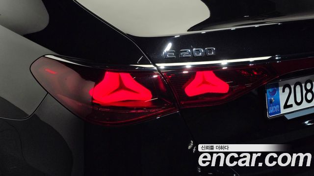 Mercedes-Benz E-Class 2024 — photo 9
