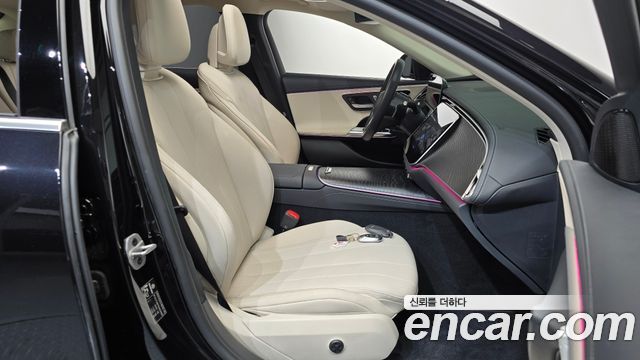 Mercedes-Benz E-Class 2024 — photo 16
