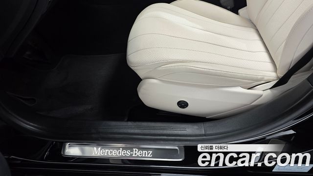 Mercedes-Benz E-Class 2024 — photo 33