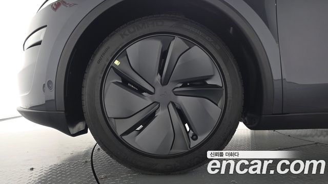 Tesla Model Y 2026 — photo 5