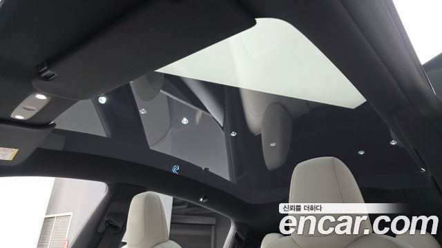 Tesla Model Y 2026 — photo 22