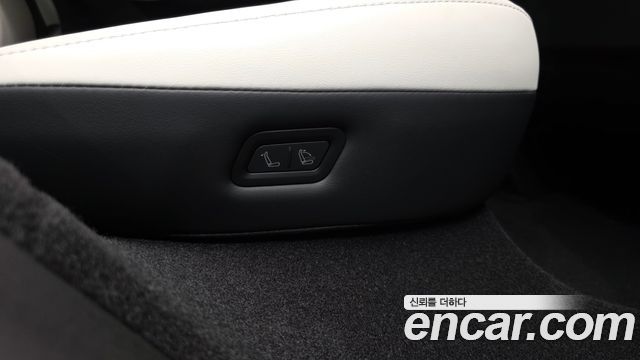 Tesla Model Y 2026 — photo 24