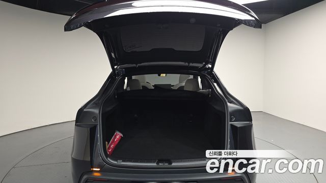 Tesla Model Y 2026 — photo 26