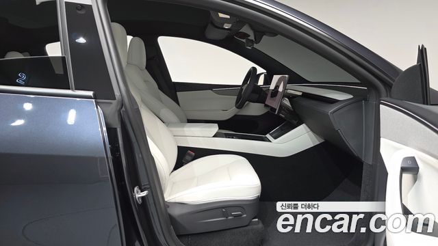 Tesla Model Y 2026 — photo 16