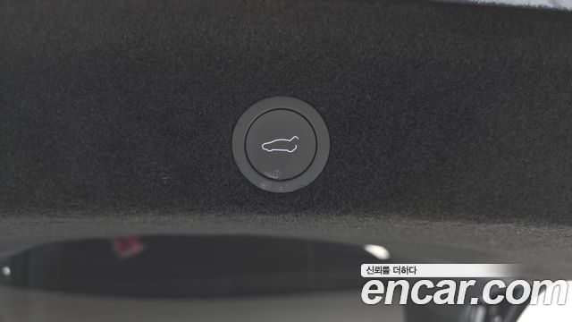 Tesla Model Y 2026 — photo 32