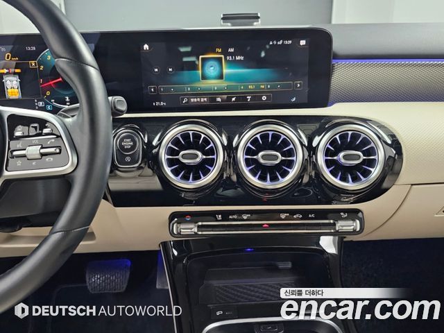 Mercedes-Benz A-Class 2021 — photo 14