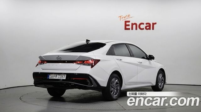 Hyundai AVANTE 2025 — photo 2