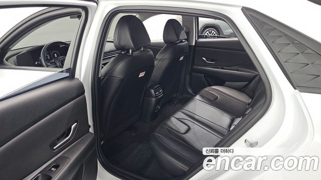 Hyundai AVANTE 2025 — photo 11