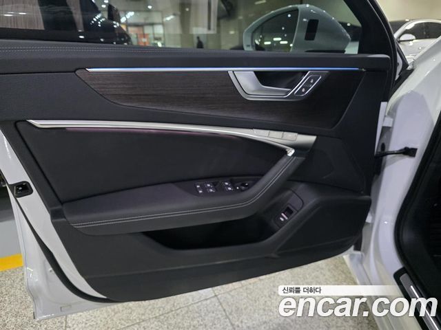 Audi A6 2022 — photo 13