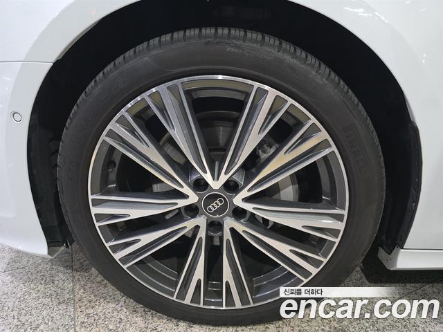 Audi A6 2022 — photo 16