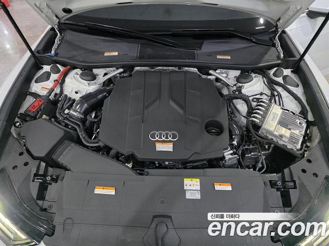 Audi A6 2022 — photo 18