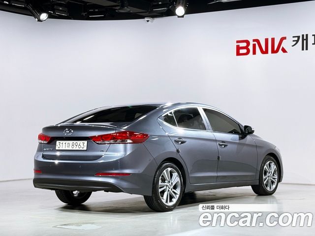 Hyundai AVANTE 2018 — photo 2