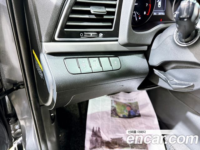 Hyundai AVANTE 2018 — photo 9