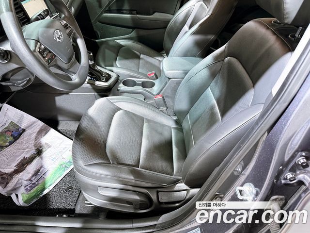 Hyundai AVANTE 2018 — photo 18