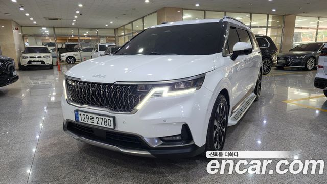 Kia Canival 2023 — photo 1