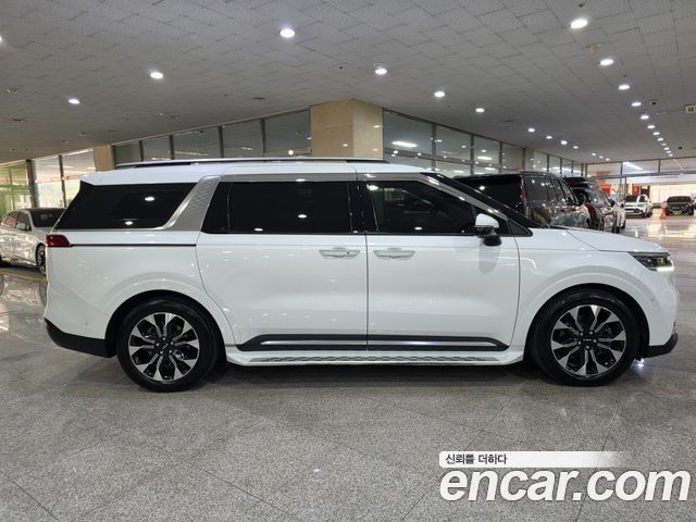Kia Canival 2023 — photo 5