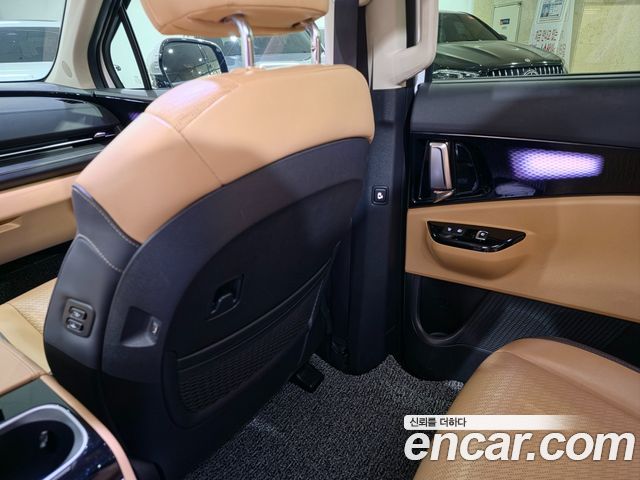 Kia Canival 2023 — photo 18