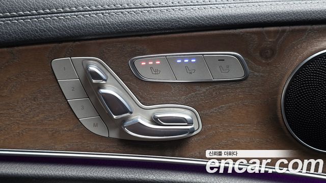 Mercedes-Benz E-Class 2017 — photo 24