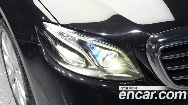 Mercedes-Benz E-Class 2017 — photo 8