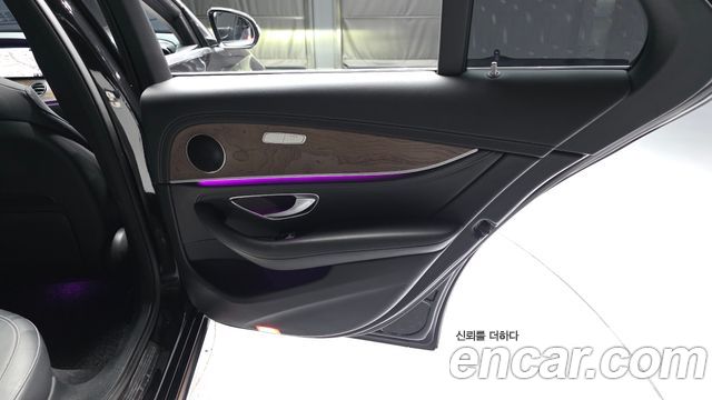 Mercedes-Benz E-Class 2017 — photo 15