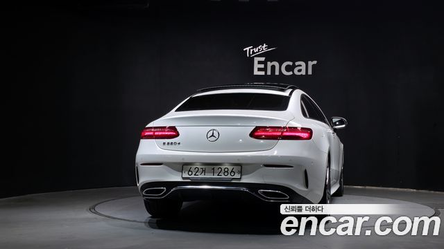 Mercedes-Benz E-Class 2019 — photo 4