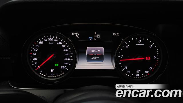 Mercedes-Benz E-Class 2019 — photo 11