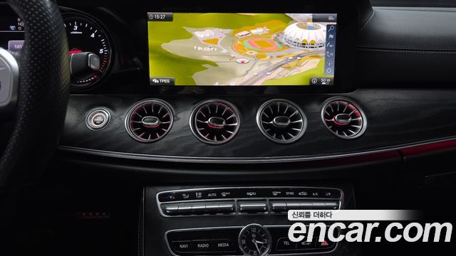 Mercedes-Benz E-Class 2019 — photo 19