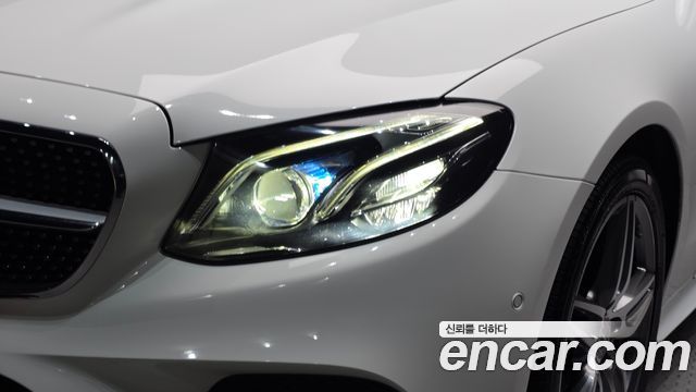 Mercedes-Benz E-Class 2019 — photo 8