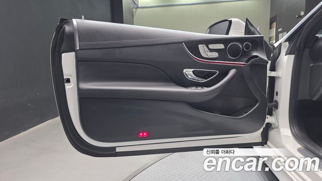 Mercedes-Benz E-Class 2019 — photo 14