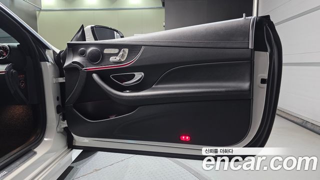 Mercedes-Benz E-Class 2019 — photo 15