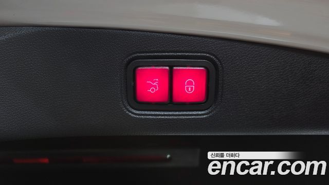 Mercedes-Benz E-Class 2019 — photo 30