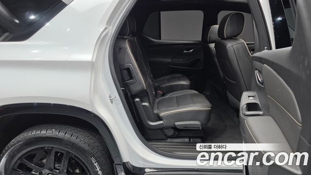 Chevrolet Korea Traverse 2023 — photo 17