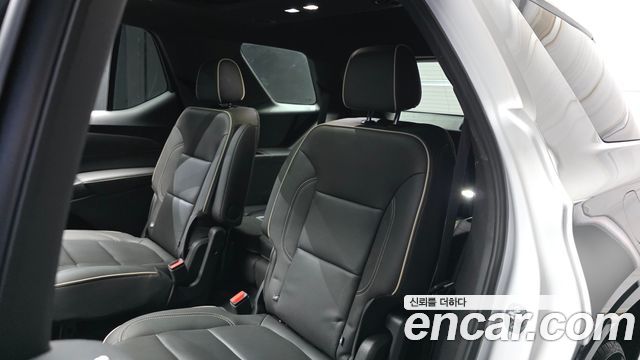 Chevrolet Korea Traverse 2023 — photo 18