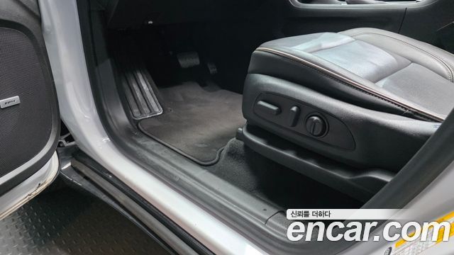 Chevrolet Korea Traverse 2023 — photo 25